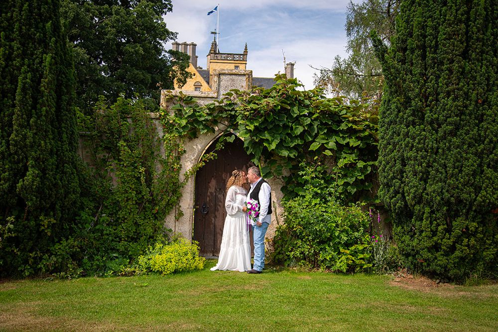 bride and groom at innes castle
