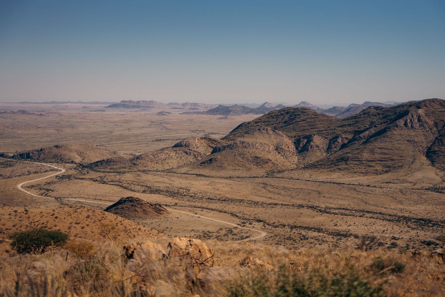 paysage des plaines de namibie depuis le col de spreetshoogte