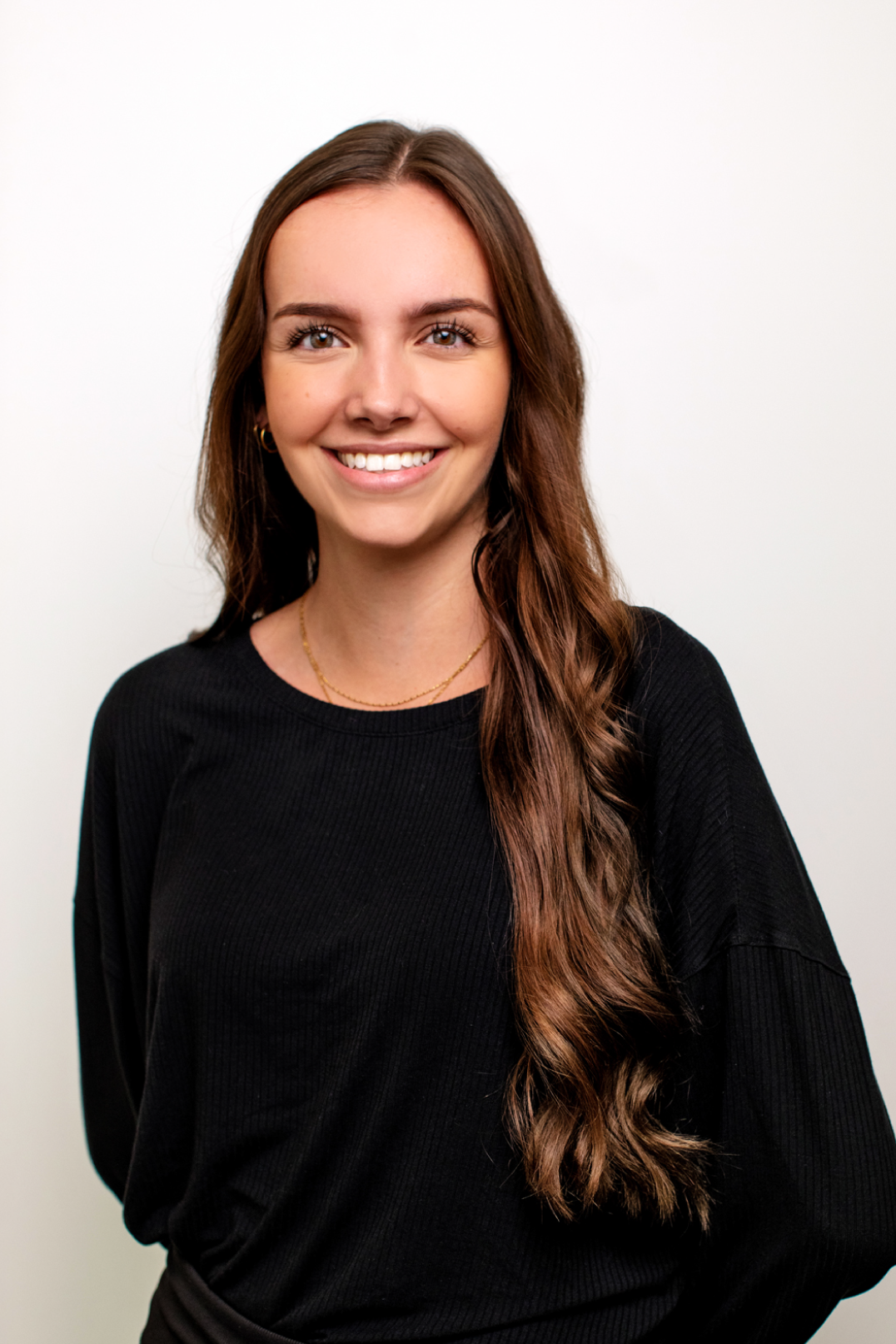 MEDICAL ESTHETICIAN  - MIKAILA DIANO
