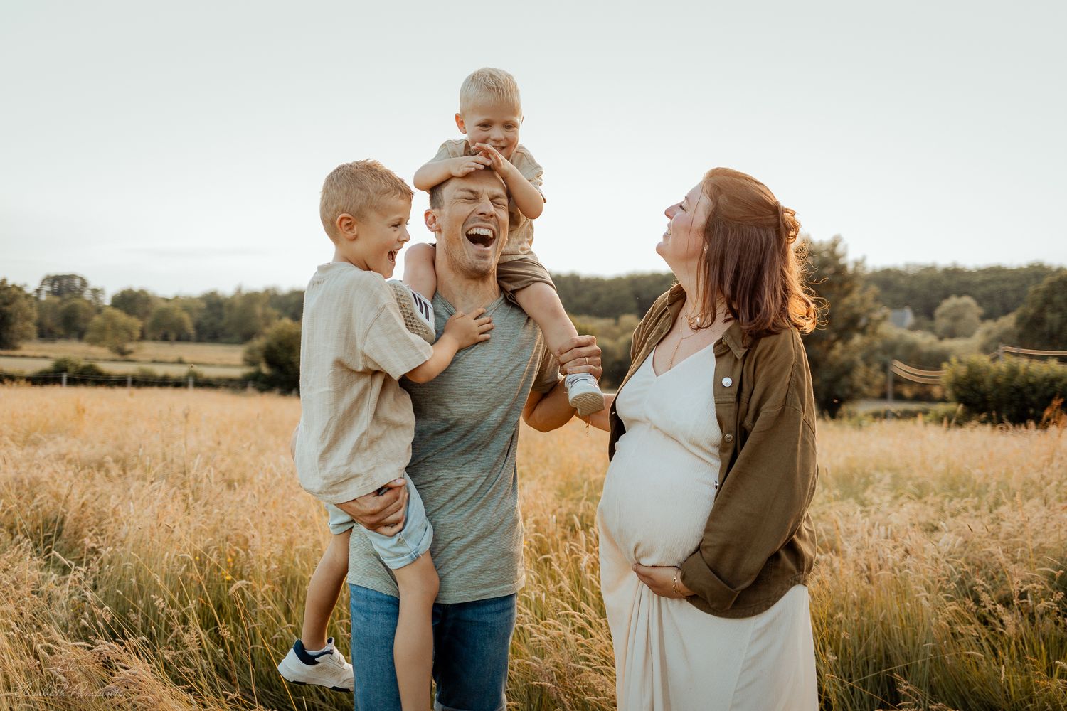photographe de grossesse et de famille en belgique photos naturelles