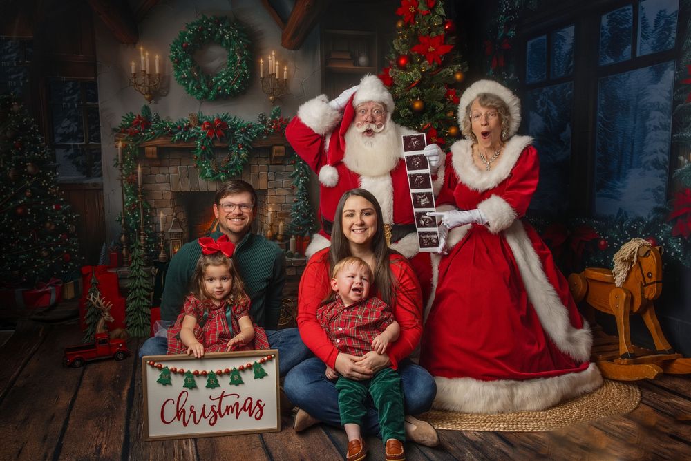 knoxville santa announcing family pregancy