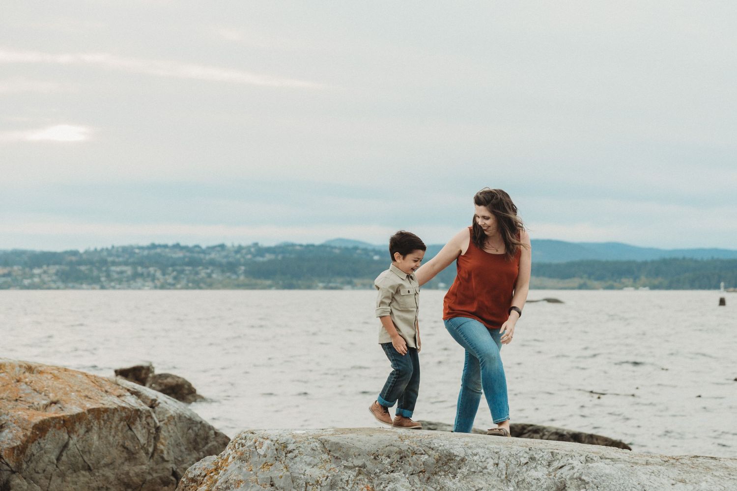 family photographer victoria bc, baby photographer victoria bc, photographer victoria bc,