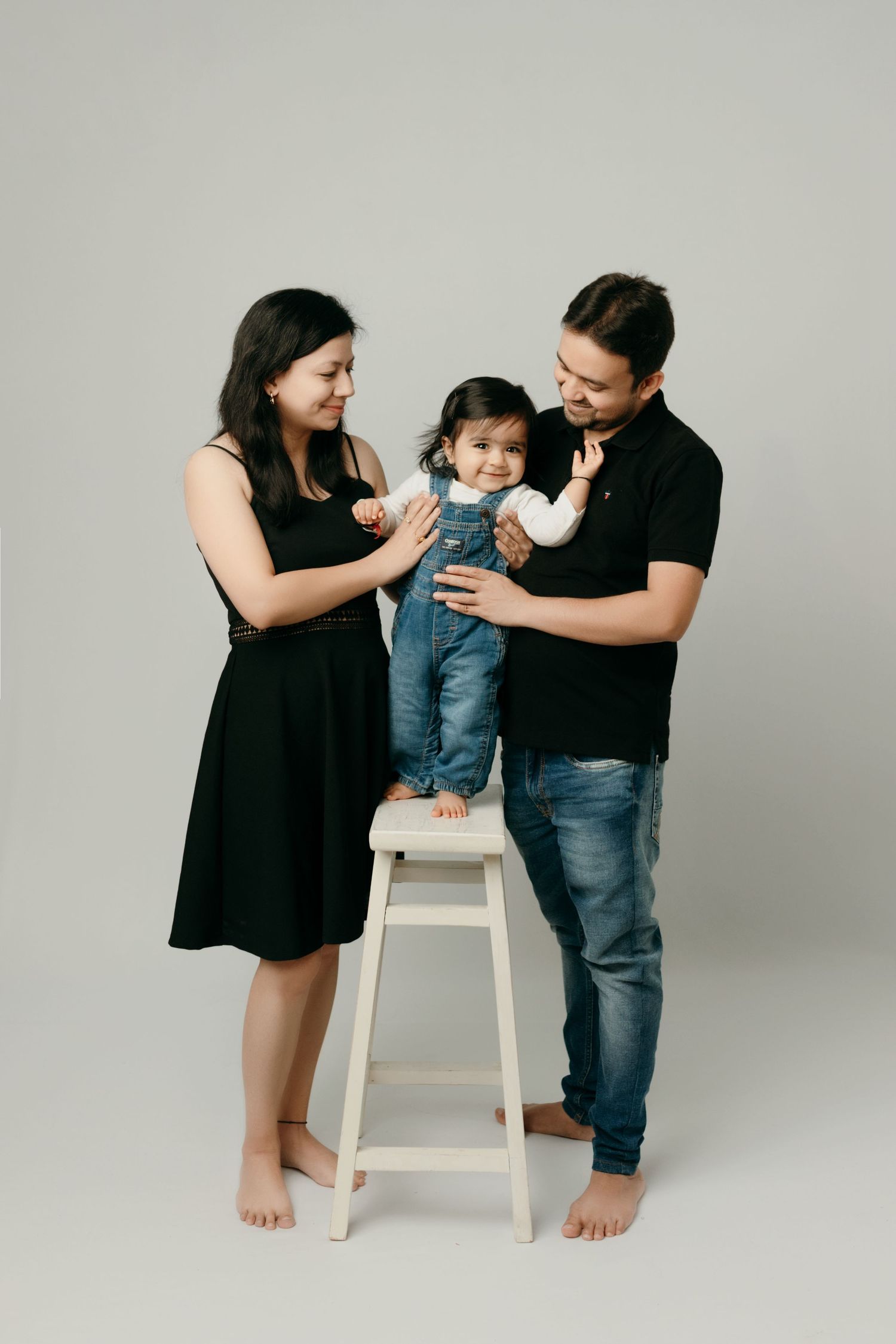 family photographer in victoria bc, maternity photograper in victoria bc, newborn photographer victoria bc, photographer victoria bc.