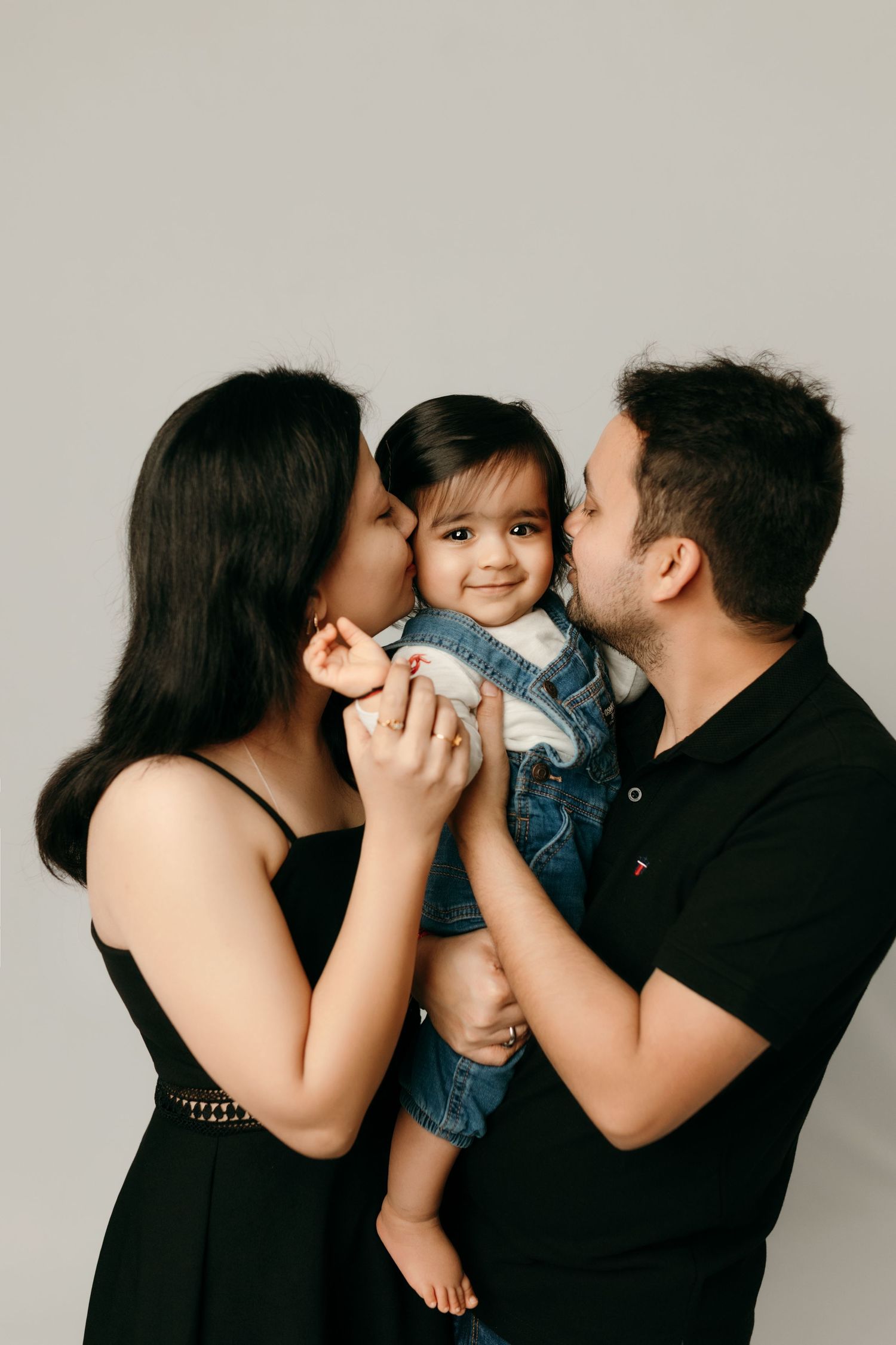 family photographer in victoria bc, maternity photograper in victoria bc, newborn photographer victoria bc, photographer victoria bc.