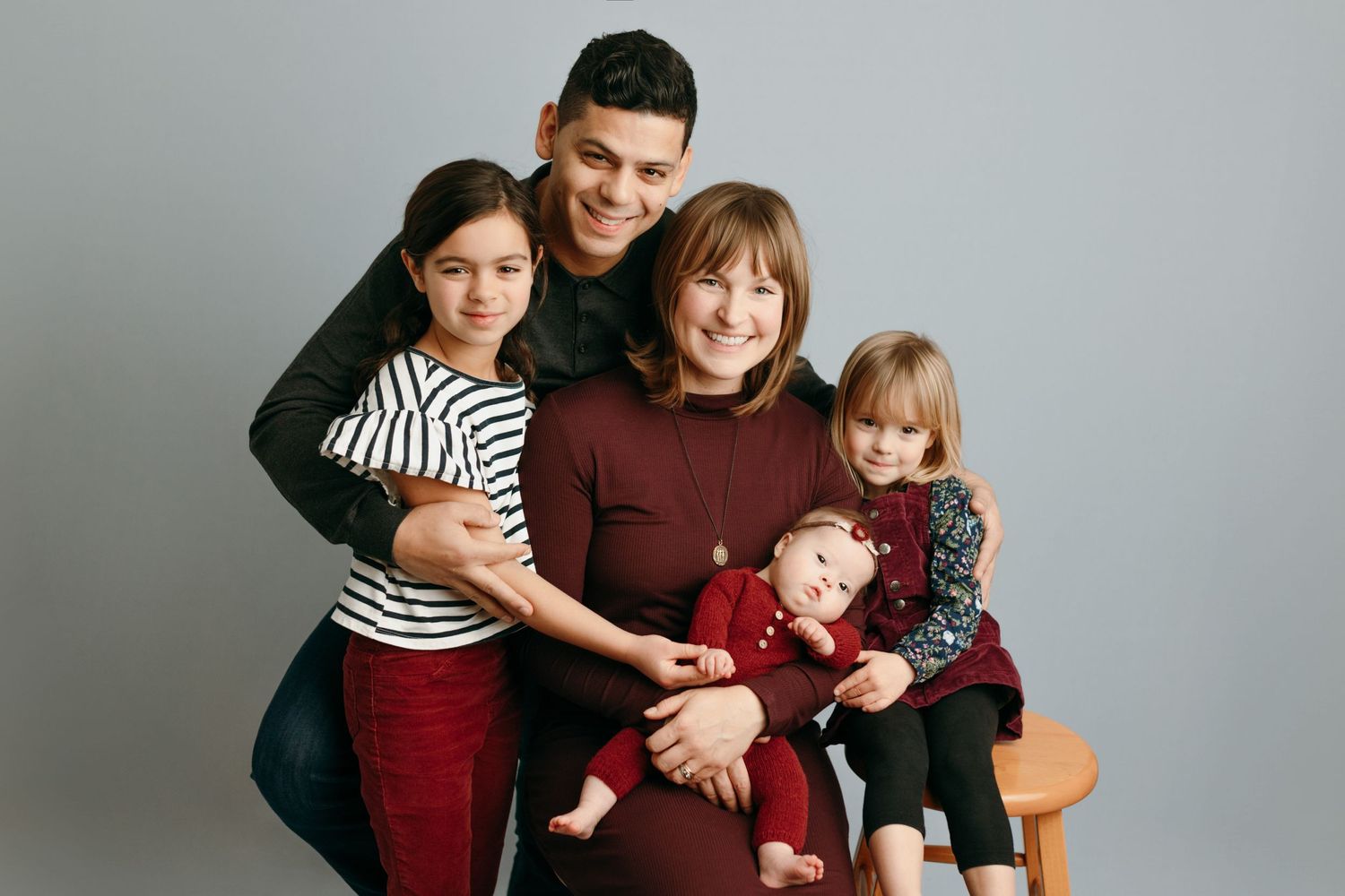 family photographer in victoria bc, maternity photograper in victoria bc, newborn photographer nanaimo bc, newborn photos nanaimo bc,