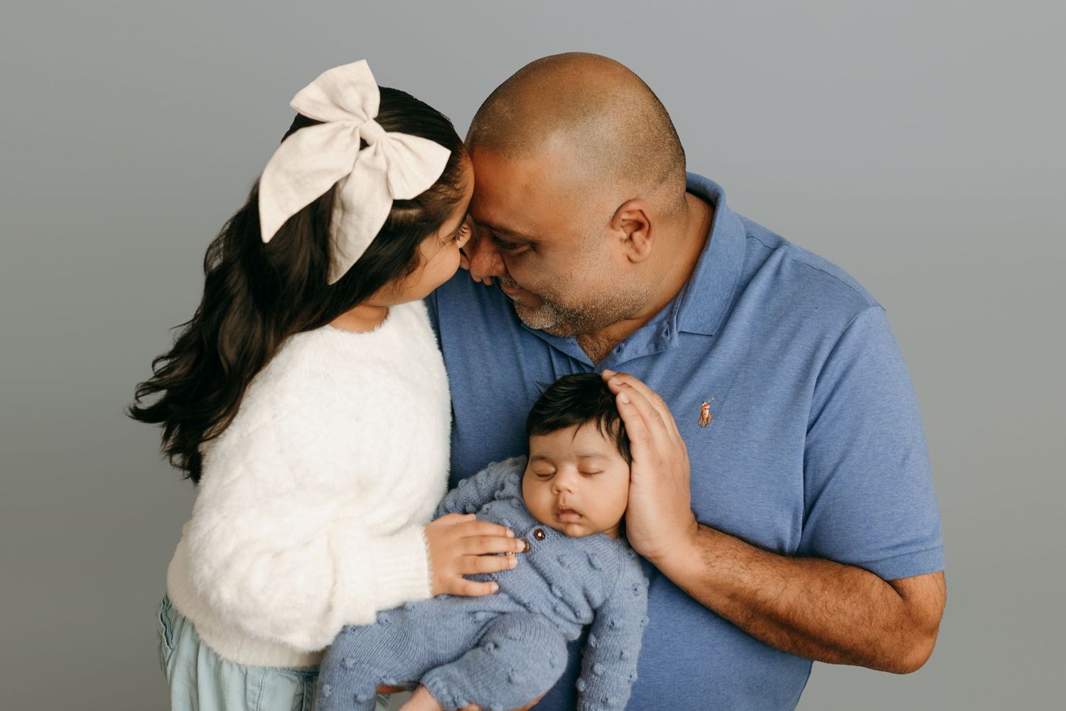 family photographer in victoria bc, maternity photograper in victoria bc, newborn photographer victoria bc, newborn photos nanaimo bc,