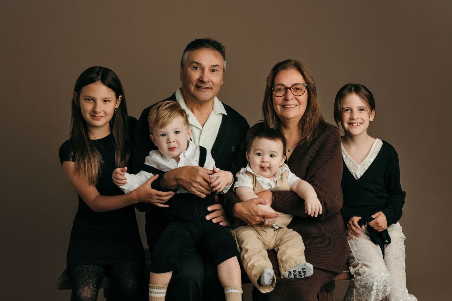 family photographer in victoria bc, children photograper in victoria bc, photographer victoria bc, yyj, victotria bc, milestone photoshoot,