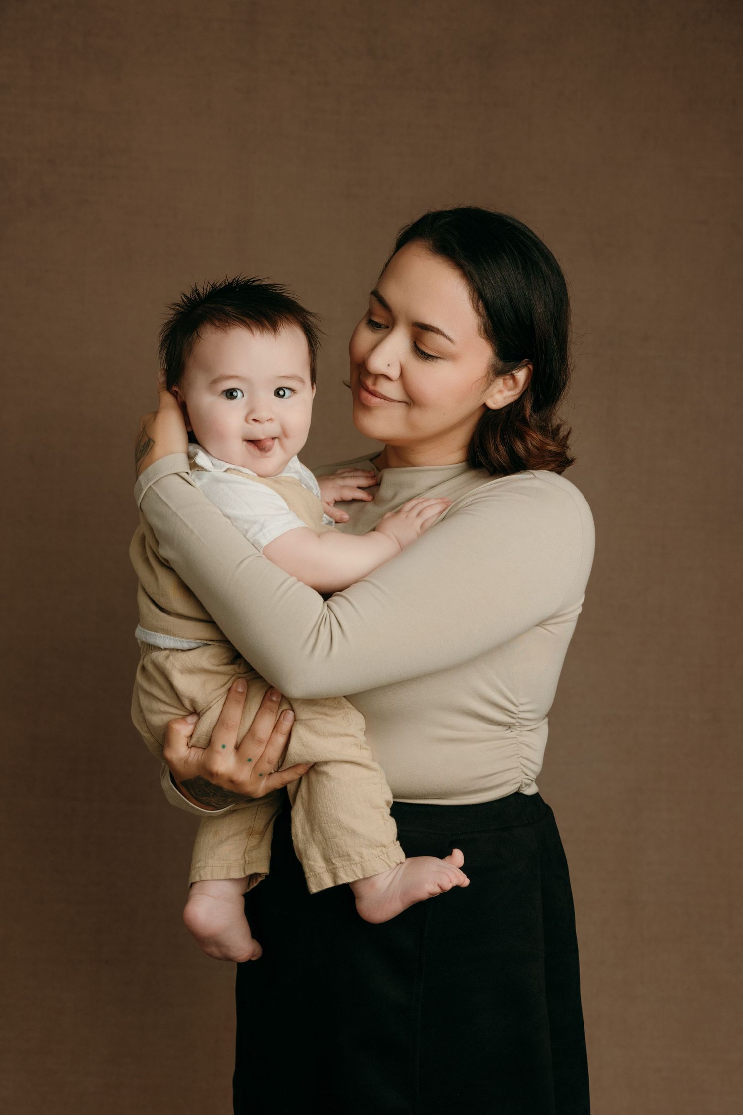 family photographer in victoria bc, children photograper in victoria bc, photographer victoria bc, yyj, victotria bc, milestone photoshoot,