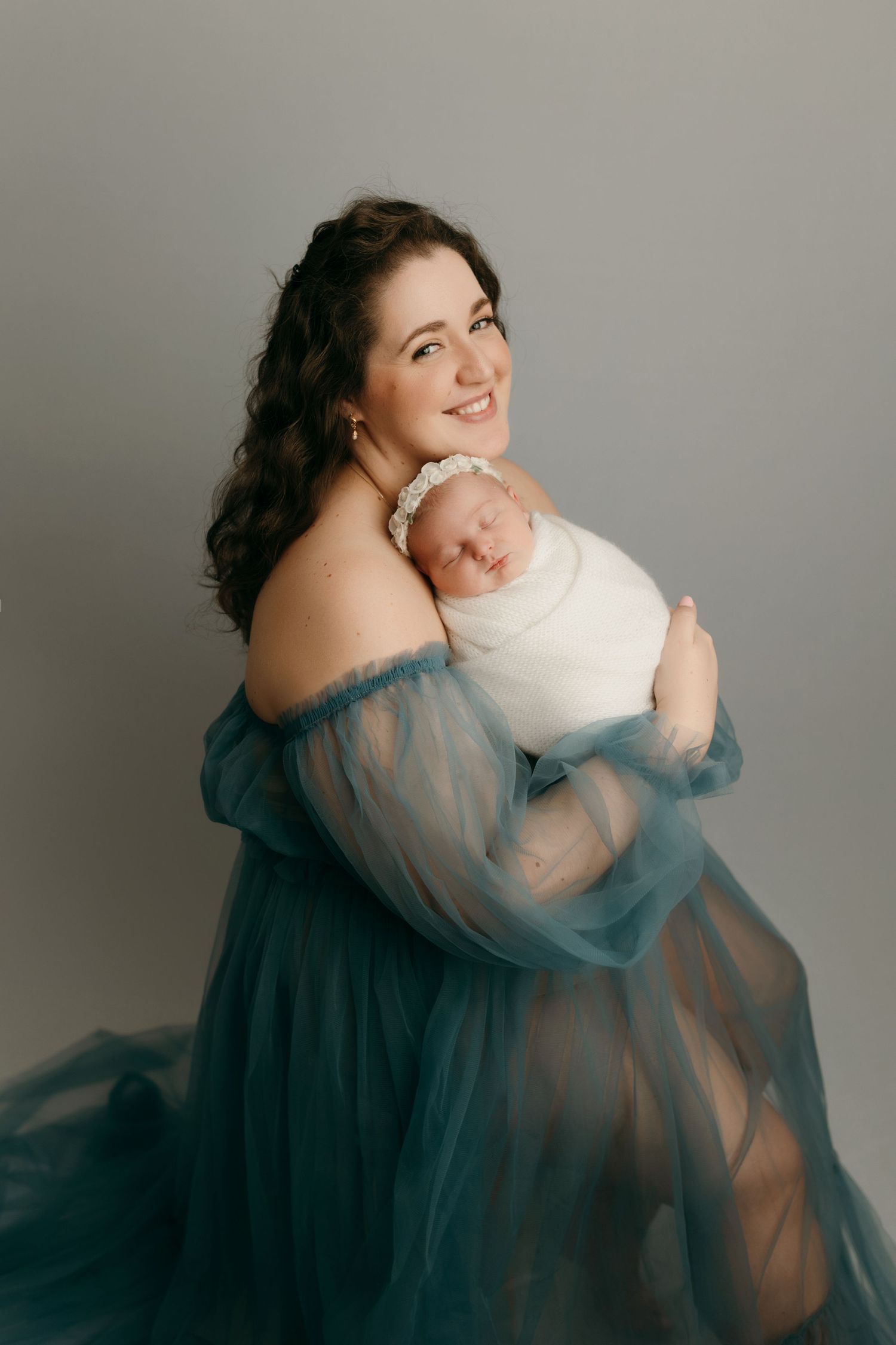 family photographer in victoria bc, maternity photograper in victoria bc, newborn photographer victoria bc, newborn photos nanaimo bc,
