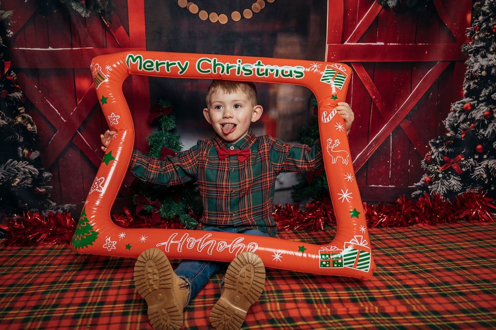Central Scotland Photographer 
Scottish Wedding Photographer
Falkirk Photographer
Christmas Mini Session