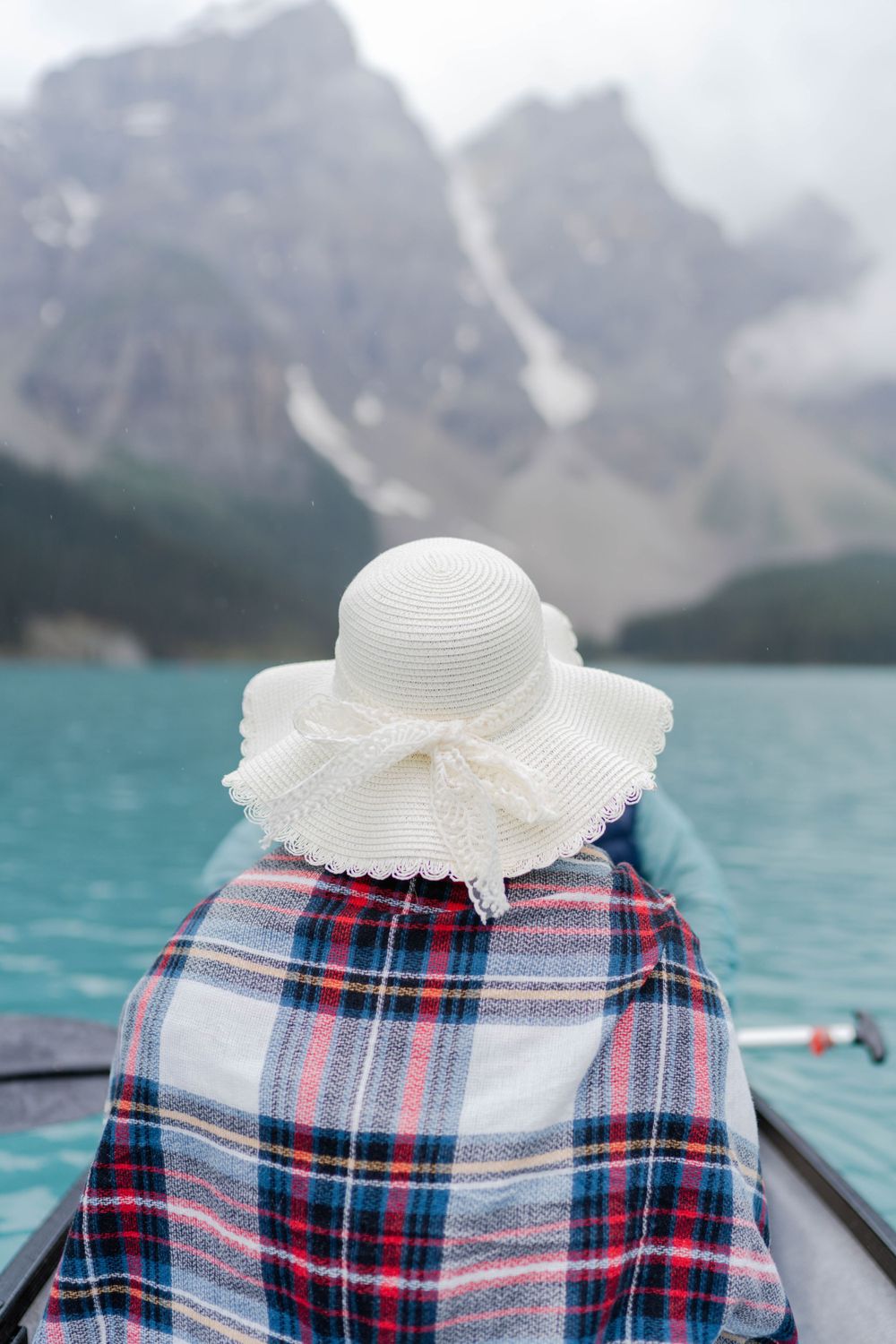 #morainelakeproposal #proposal #mountainproposal #mountainengagement #morainelakephotoshoot
