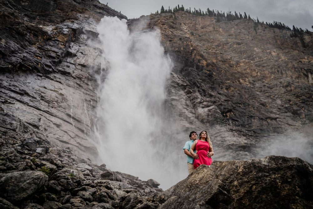 #takakkafallsengagement #yohonationalpark #yegweddingphotographer #mountainweddingphotographer #waterfallsphotoshoot