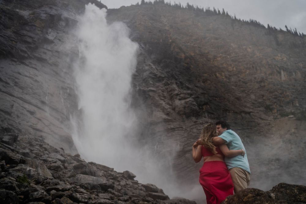 #takakkafallsengagement #yohonationalpark #yegweddingphotographer #mountainweddingphotographer #waterfallsphotoshoot