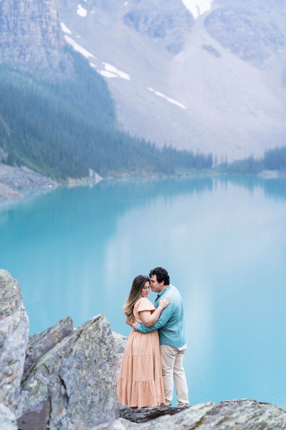 #morainelakeproposal #proposal #mountainproposal #mountainengagement #morainelakephotoshoot
