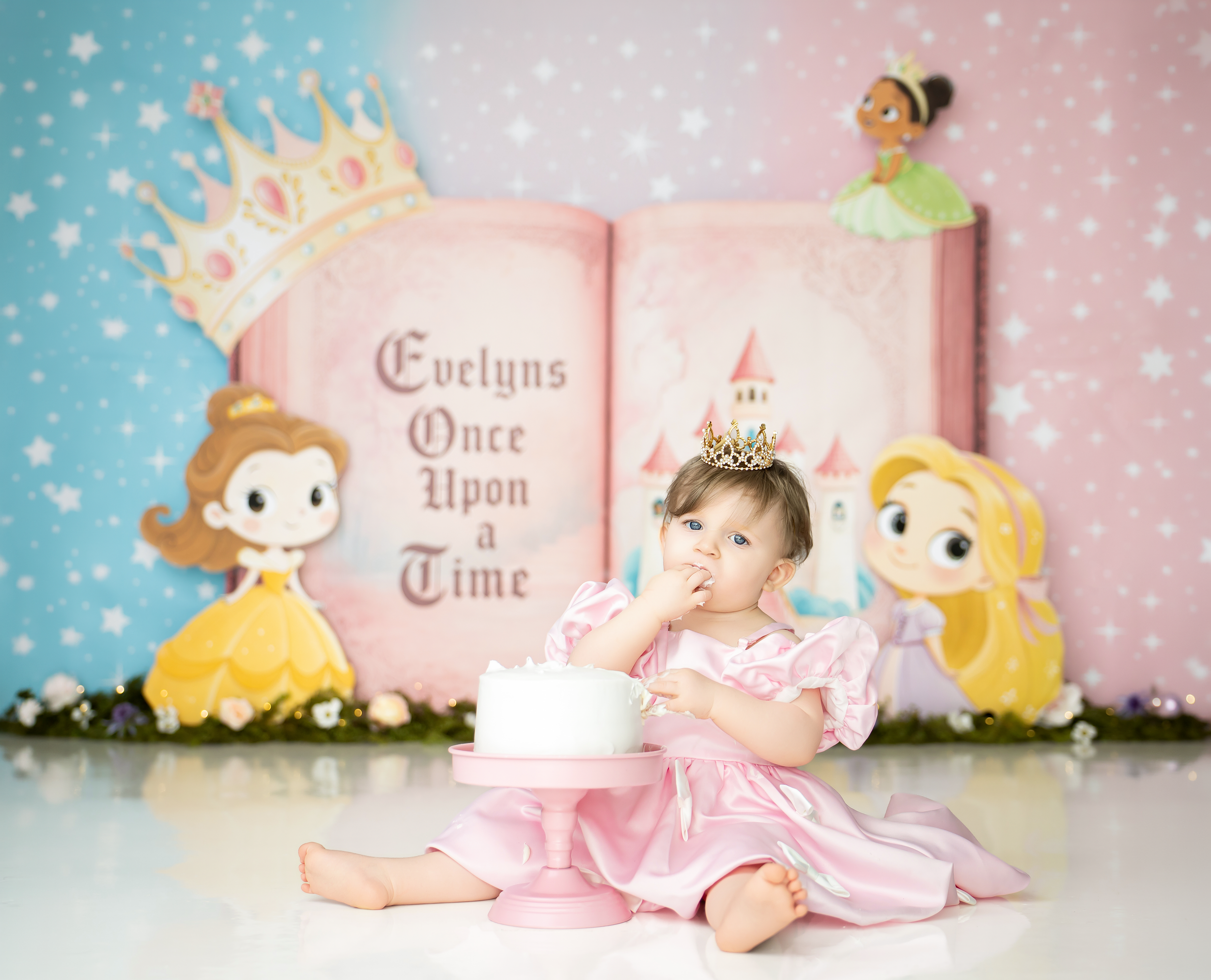 Princess themed cake smash photoshoot in Lexington, KY