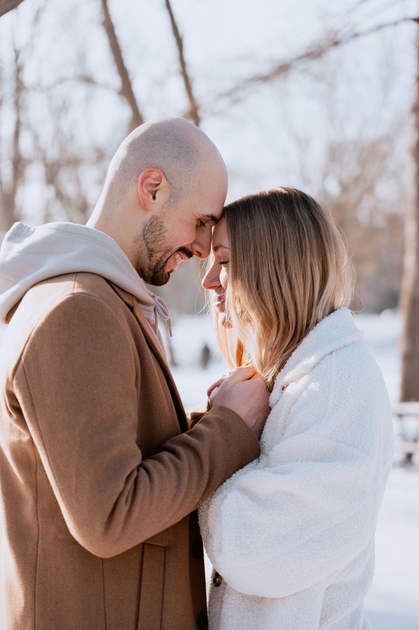 Photographe de couple à Montréal en hiver