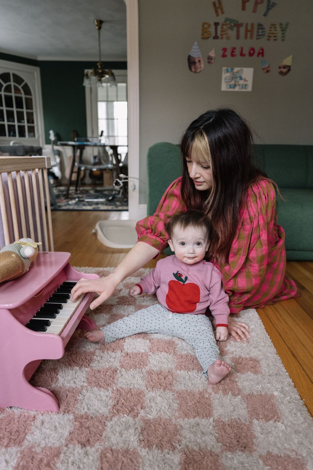 A cozy in home photography session by West Hartford Family Photographer Anaise Prince