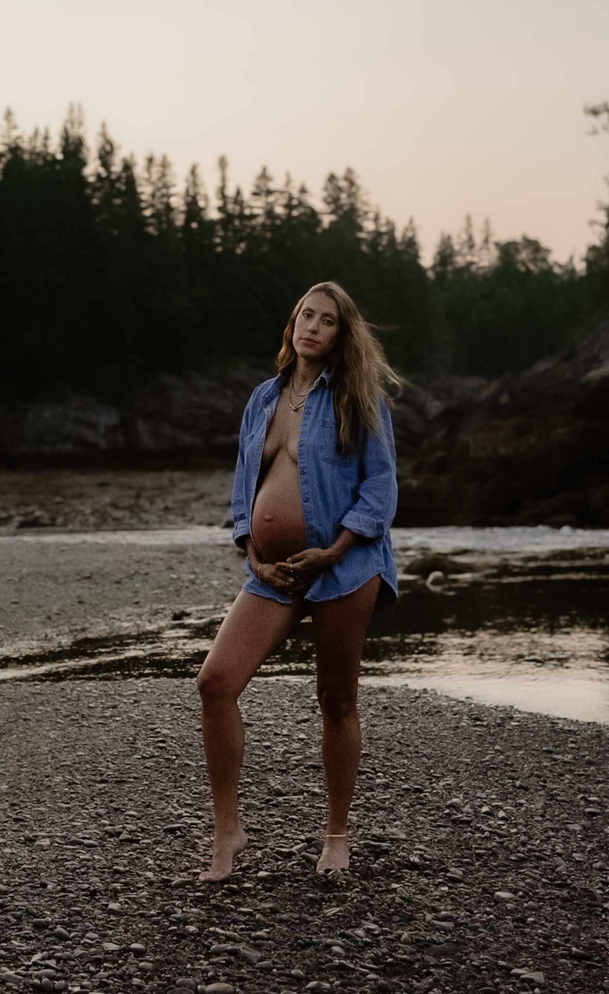 Maine based birth & postpartum doula. Maternity, Birth, Motherhood and Family Photographer.