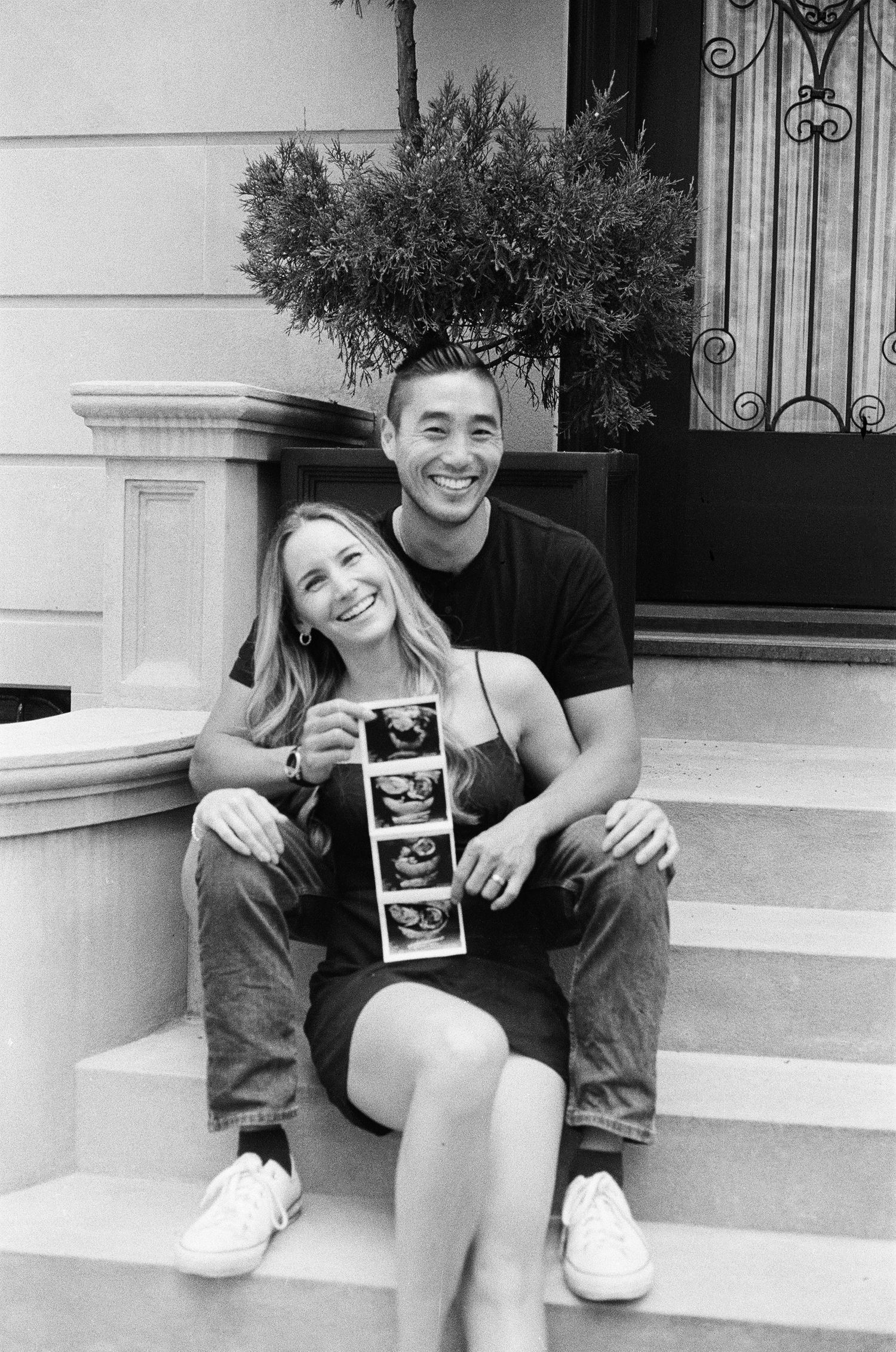 lifestyle family photography with elevated, destination feel and natural light on 35mm film in Manhattan