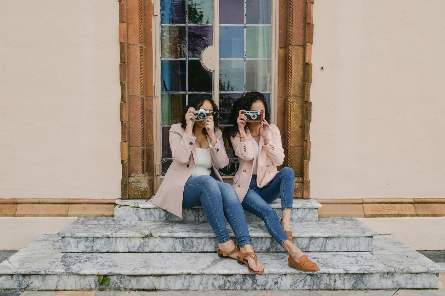 Why you should have two wedding photographers at wedding in Tampa. Chose best friend wedding photographers in Tampa Bay
