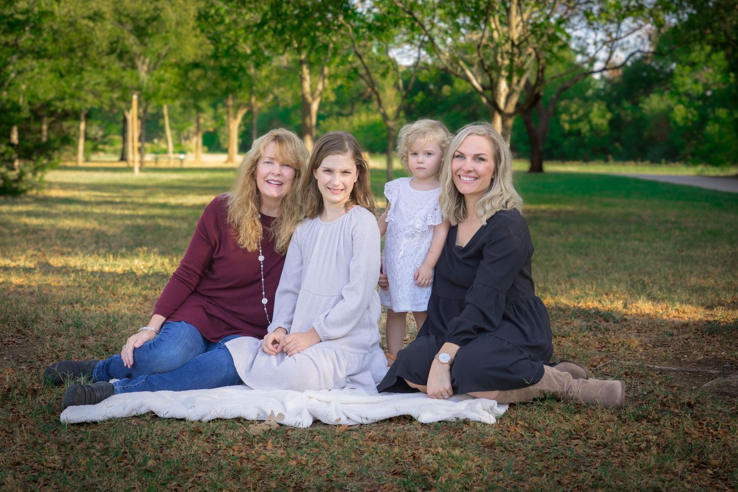 MOM mom grandma grandmother daughter granddaughter 3 generation photo session outdoors golden hour
