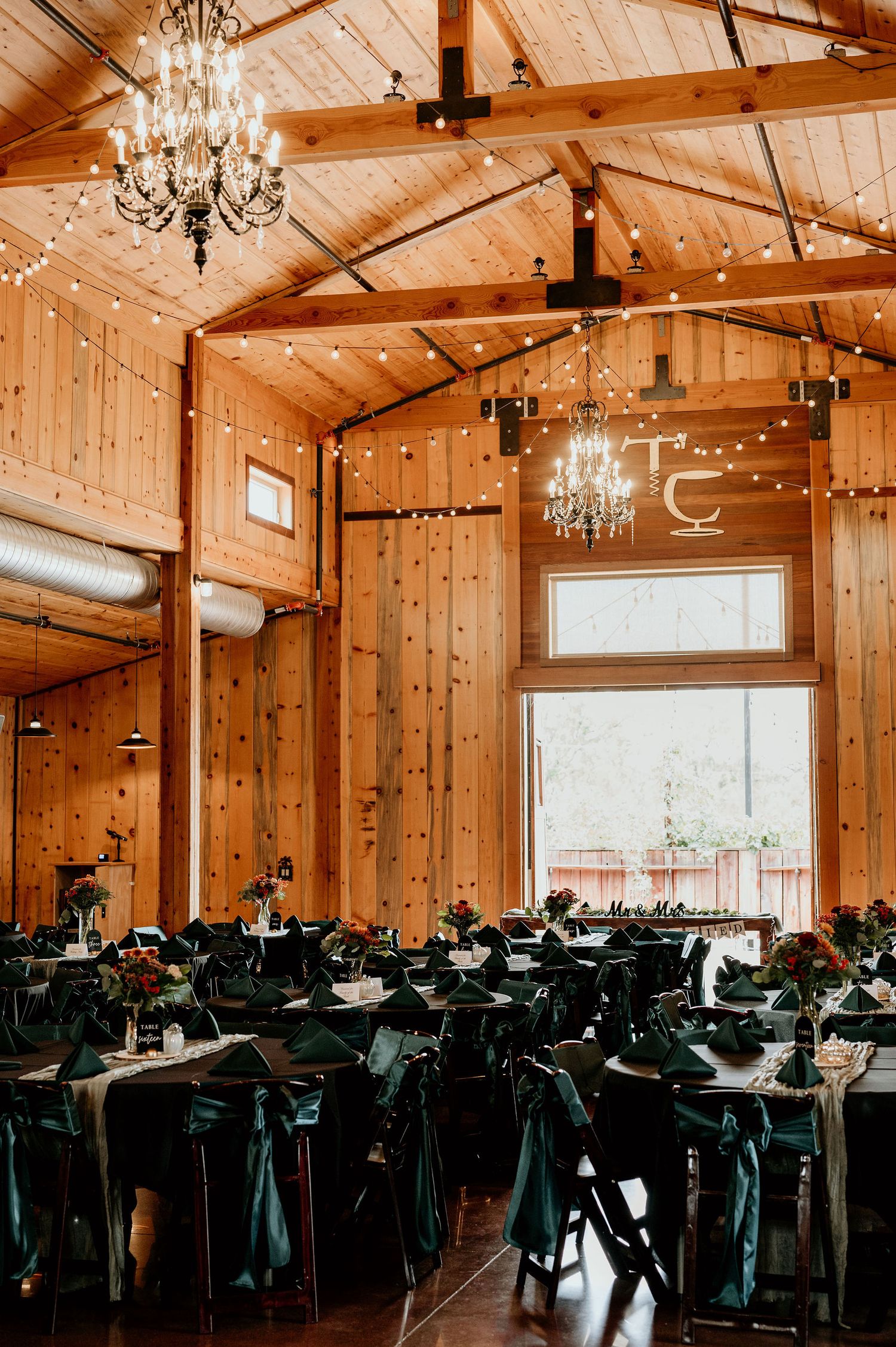 autumn rustic wedding venue in Washington