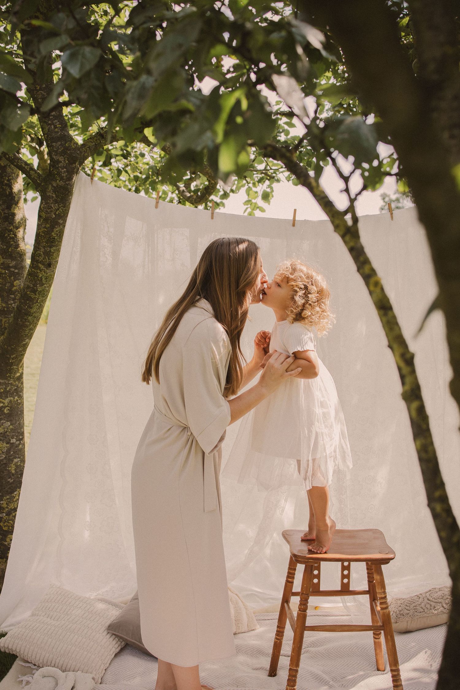 Mommy & Me moeder en kind fotoshoot moederdag fotoshoot idee herinneringen moeder kind fotograaf 
puur moeder-kind moment