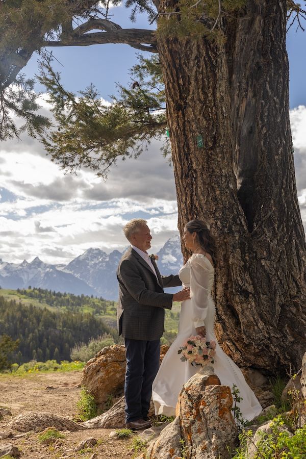 the wedding tree Wyoming romantic wedding