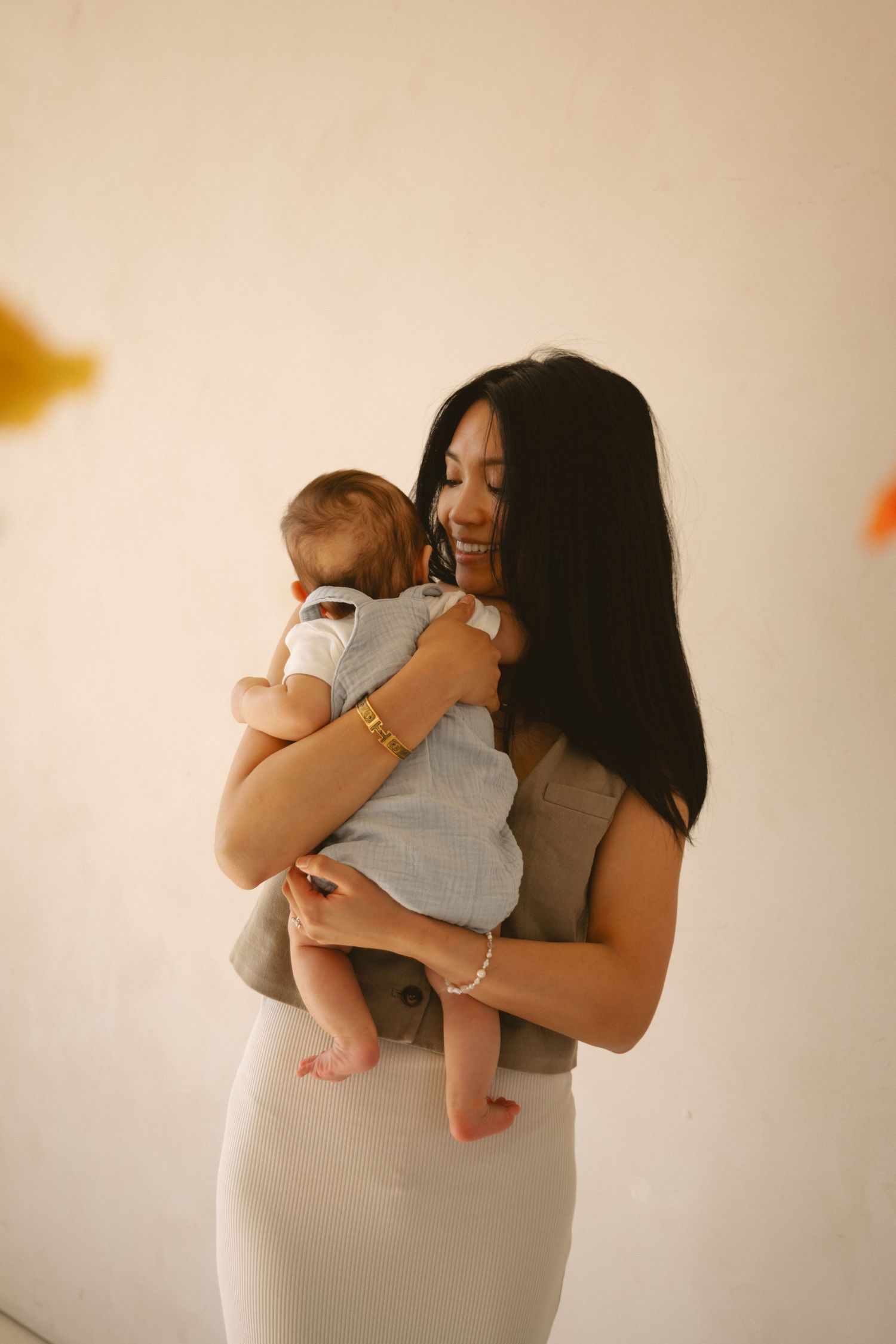 Vancouver Family and Motherhood Photographer offering natural and candid mommy and me sessions indoors or outdoors