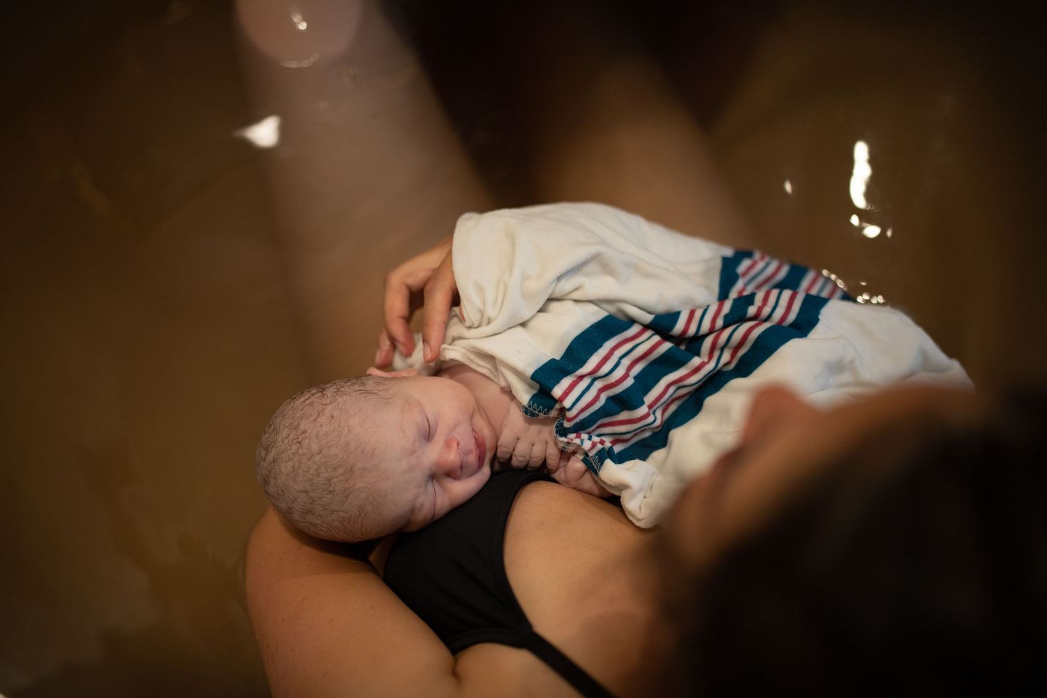 PHOTOS-OF-THE-PARALLELS-BETWEEN-THE-BIRTH-STORIES-OF-TWO-BABIES-FLOURISH-BIRTH-CENTER-TX