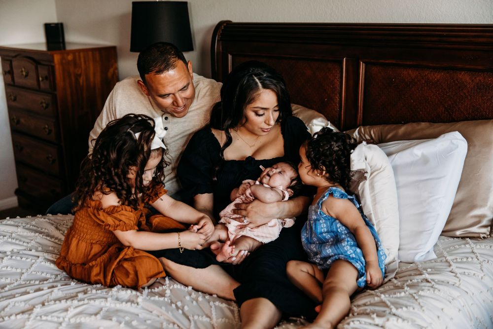 buda Texas in home newborn family pictures