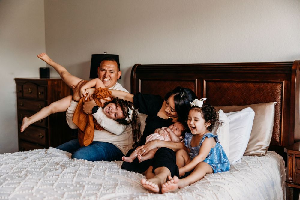 buda Texas in home newborn family pictures