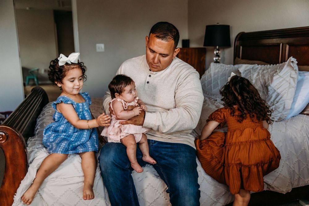 buda Texas in home newborn family pictures