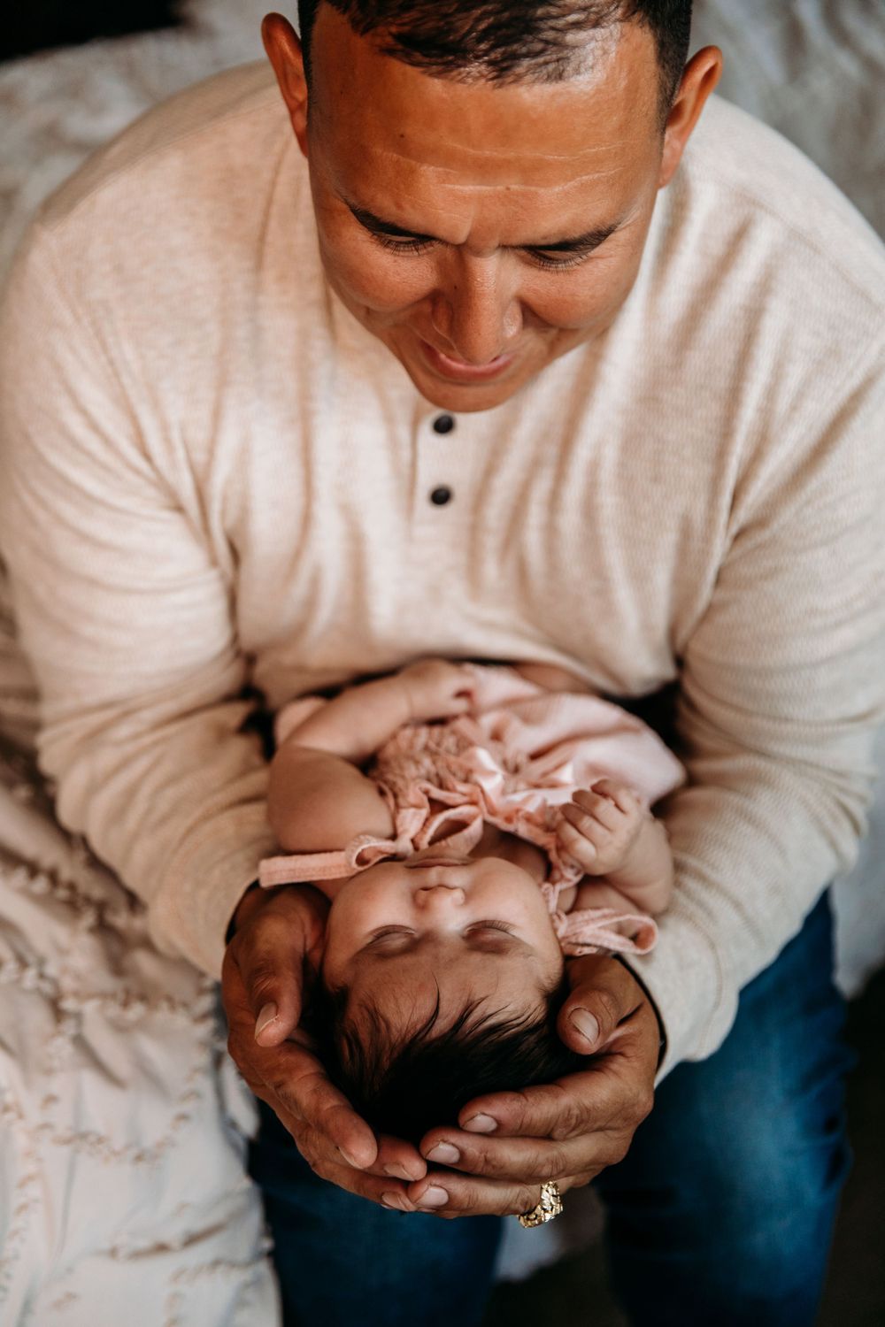 buda Texas in home newborn family pictures