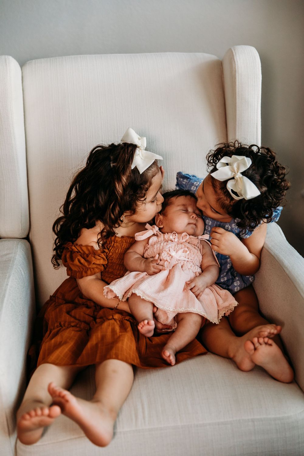 buda Texas in home newborn family pictures