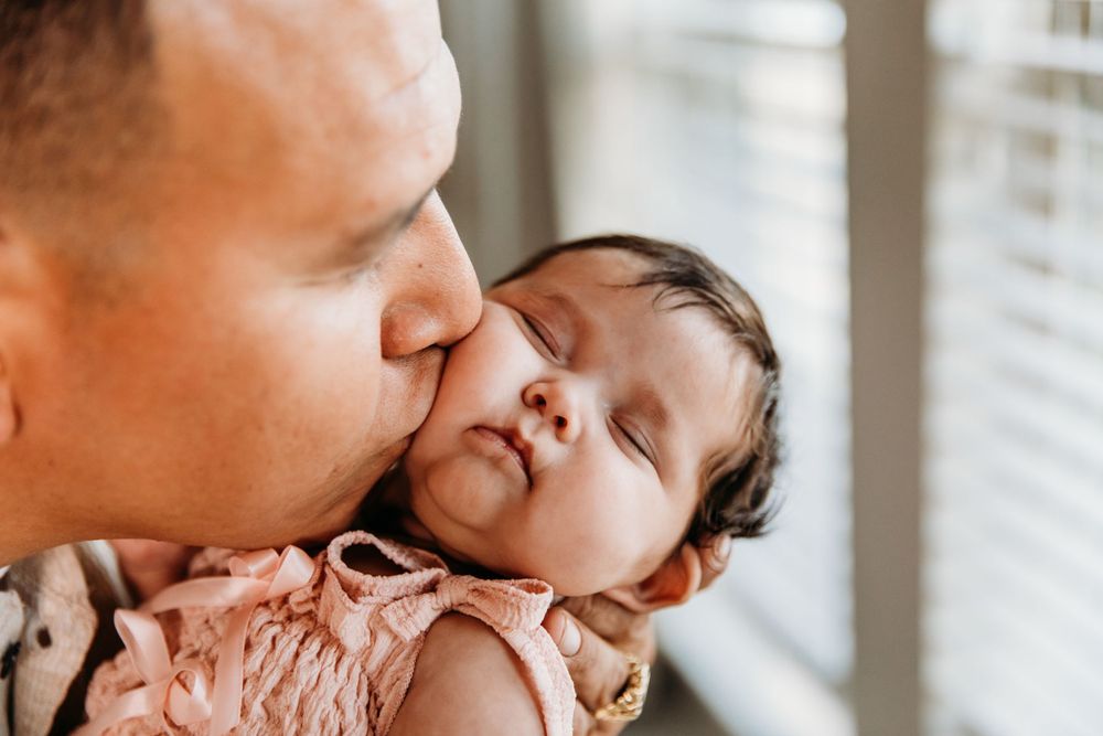 buda Texas in home newborn family pictures