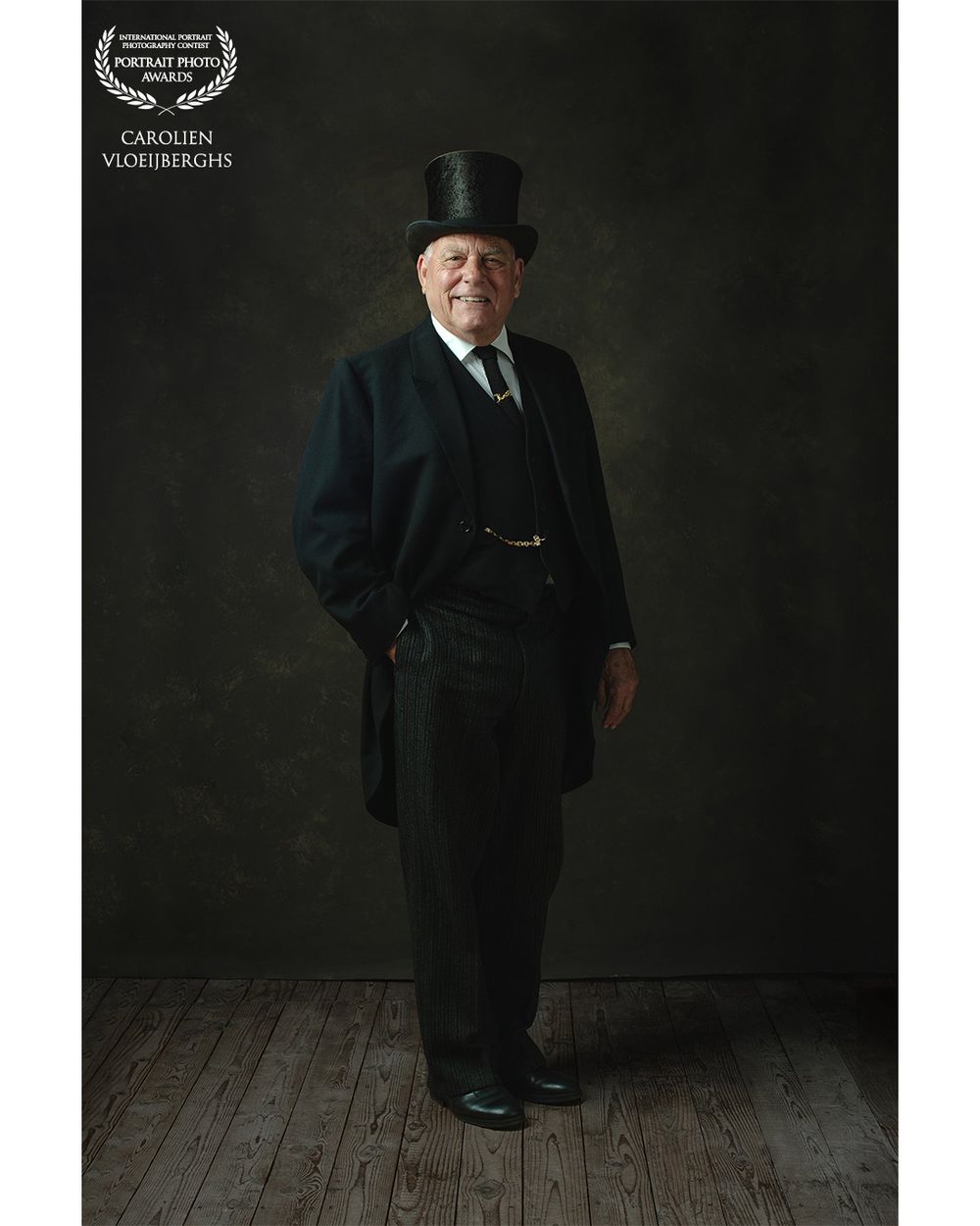 Award gewonnen - Meneer in klederdracht in klassieke stijl