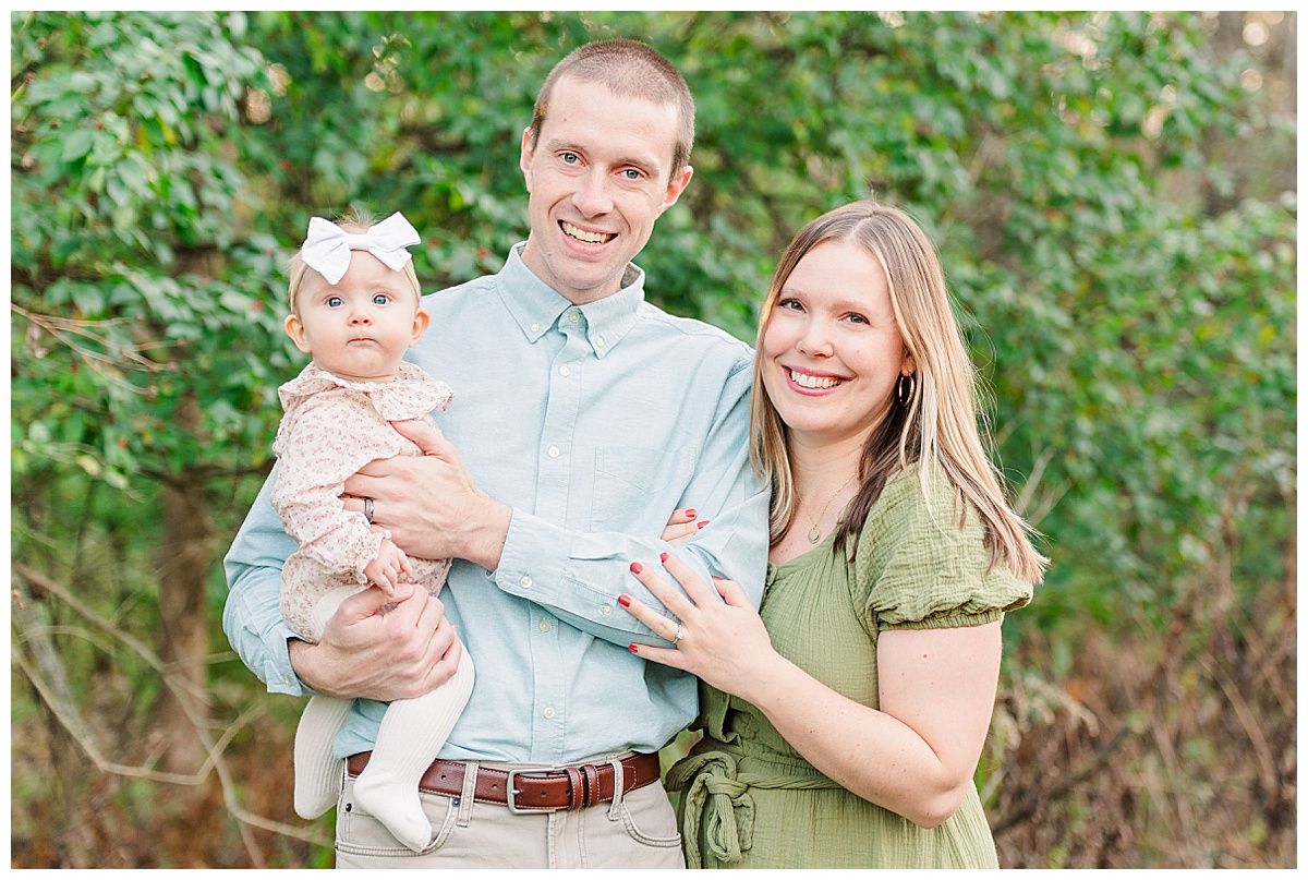 Traditional Family Portrait taken in Starkey Park Zionsville Indiana by Indianapolis photographer Jayme Riggleman