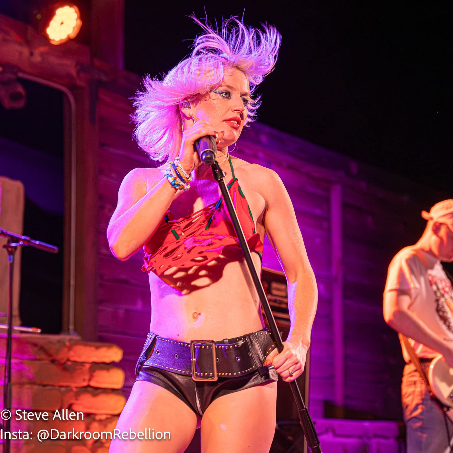 Amyl and the Sniffers at Pappy and Harriet's in Pioneertown