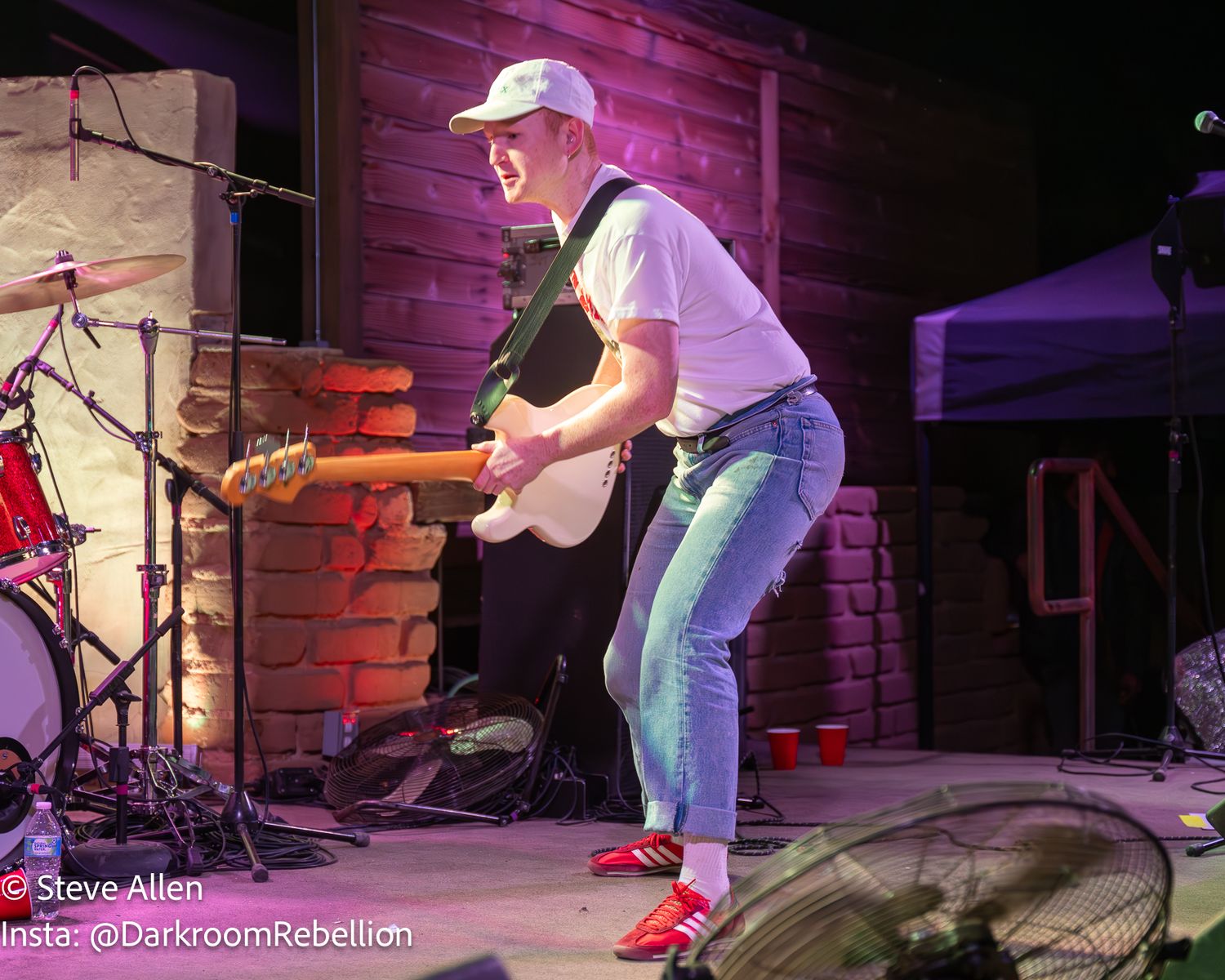 Amyl and the Sniffers at Pappy and Harriet's in Pioneertown