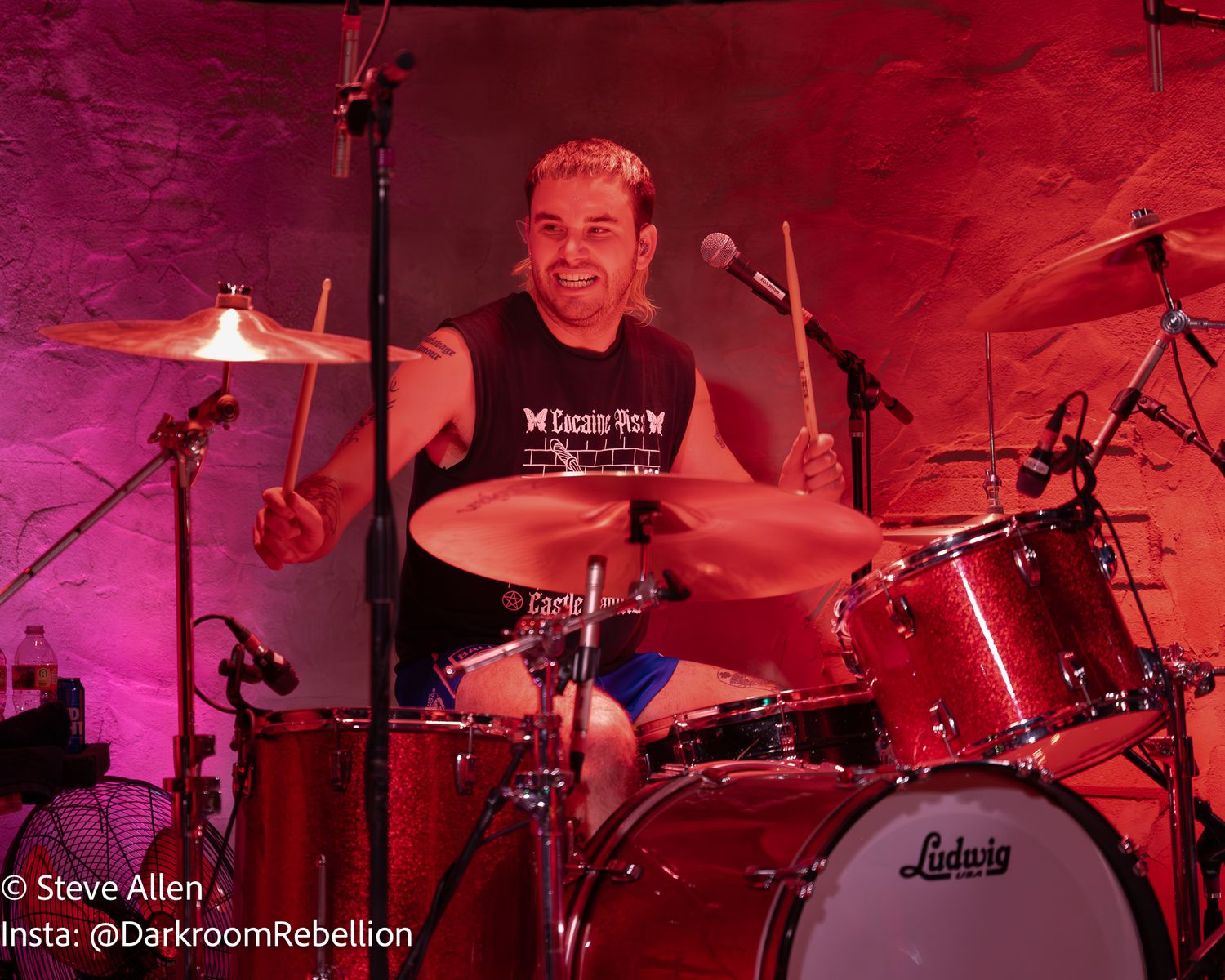 Amyl and the Sniffers at Pappy and Harriet's in Pioneertown