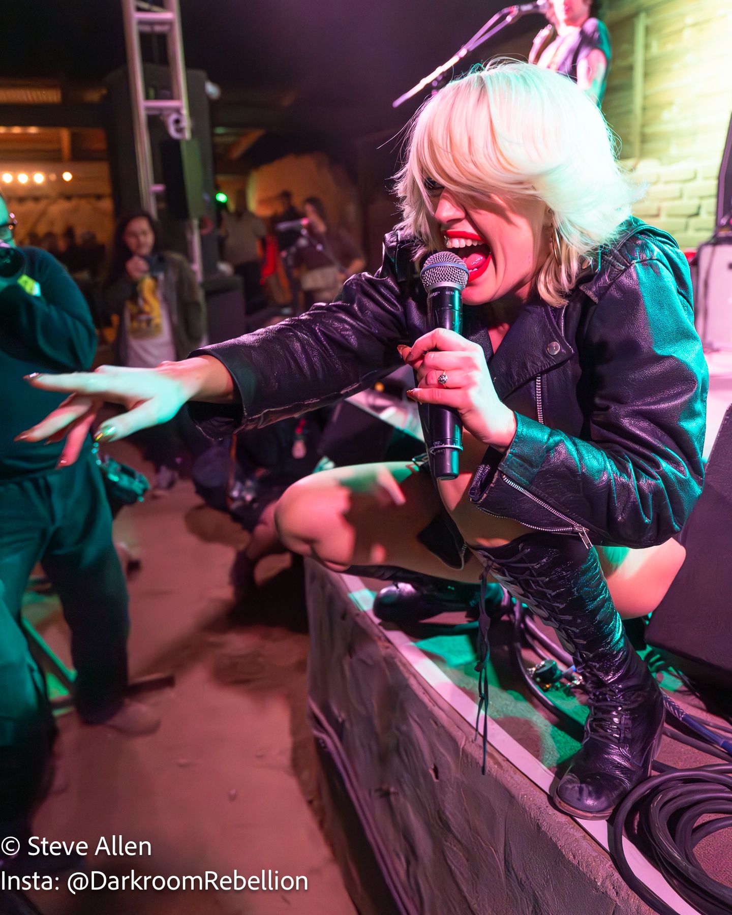 Amyl and the Sniffers at Pappy and Harriet's in Pioneertown