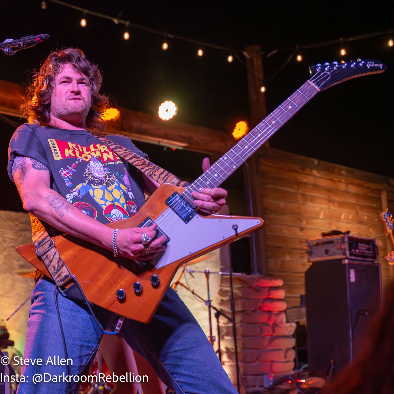 Amyl and the Sniffers at Pappy and Harriet's in Pioneertown
