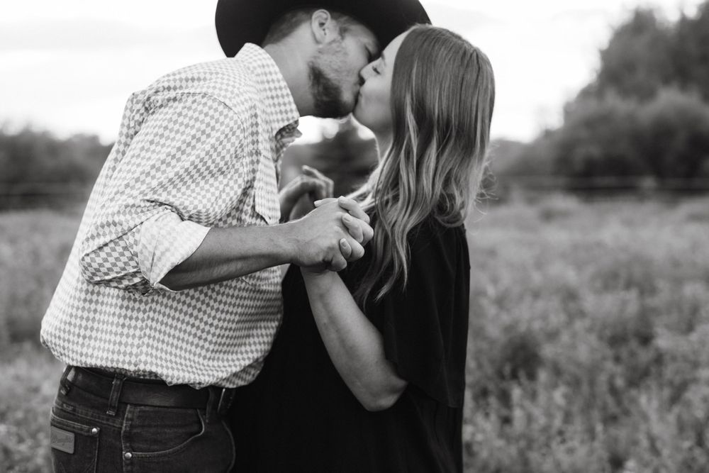Edmonton Maternity Photography. edmonton maternity photographers. Maternity photographers edmonton