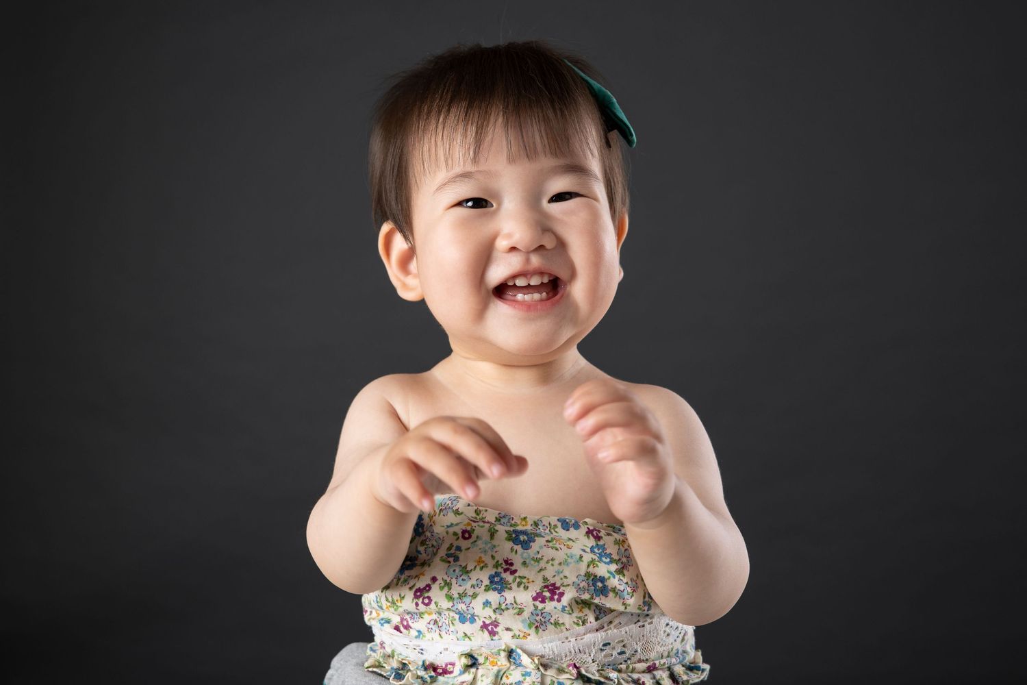 Calgary Newborn, Baby, Maternity, Milestone & Family Photography | 10+ Years Expertise | 100% Client Satisfaction