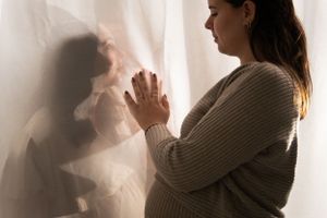 Portret vrouw. Branding fotografie. Zakelijke fotografie. Zwangerschap. Psychologie.
