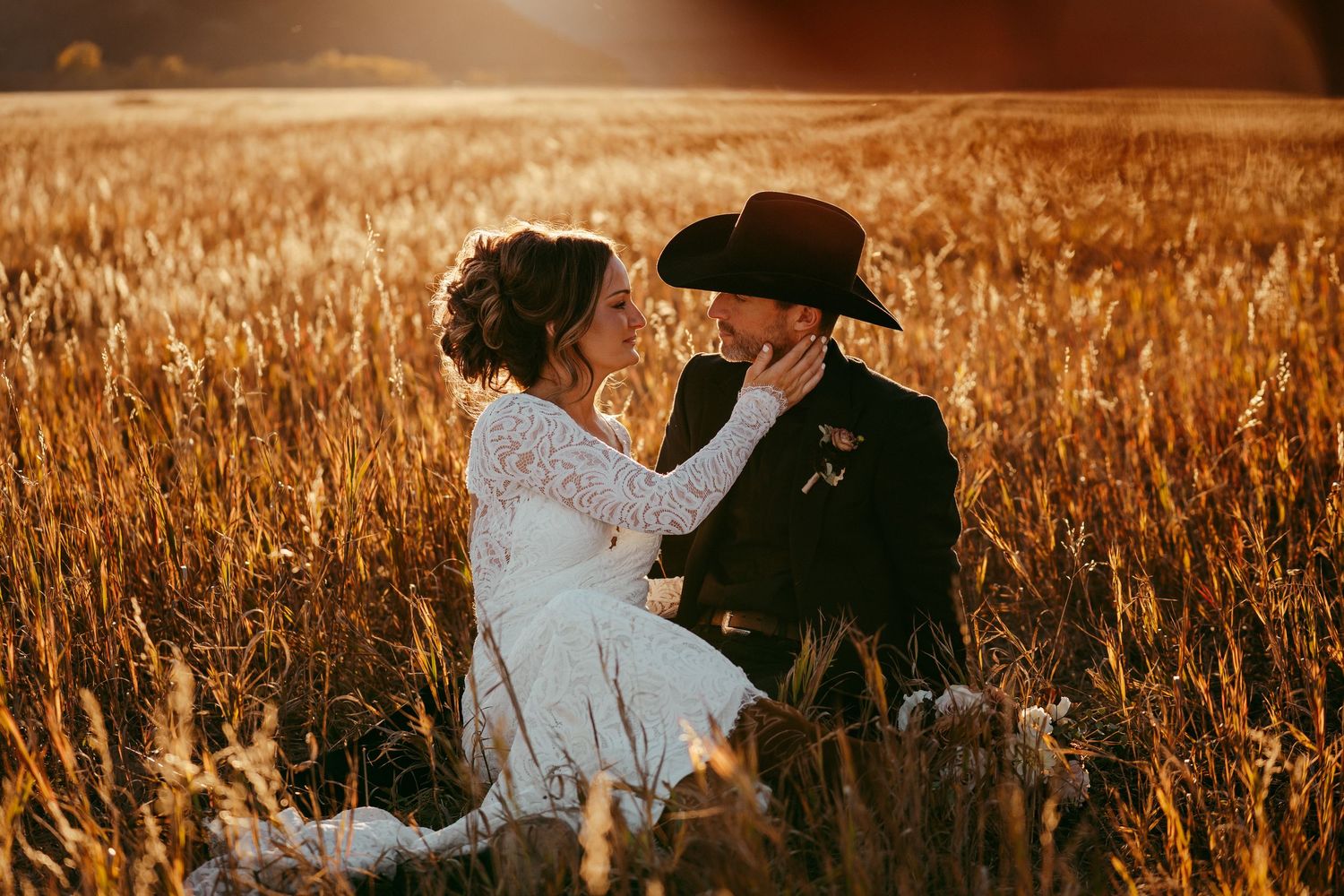 Perfect inspiration for adventure elopements, rustic weddings, and golden hour bridal photography in a national park setting