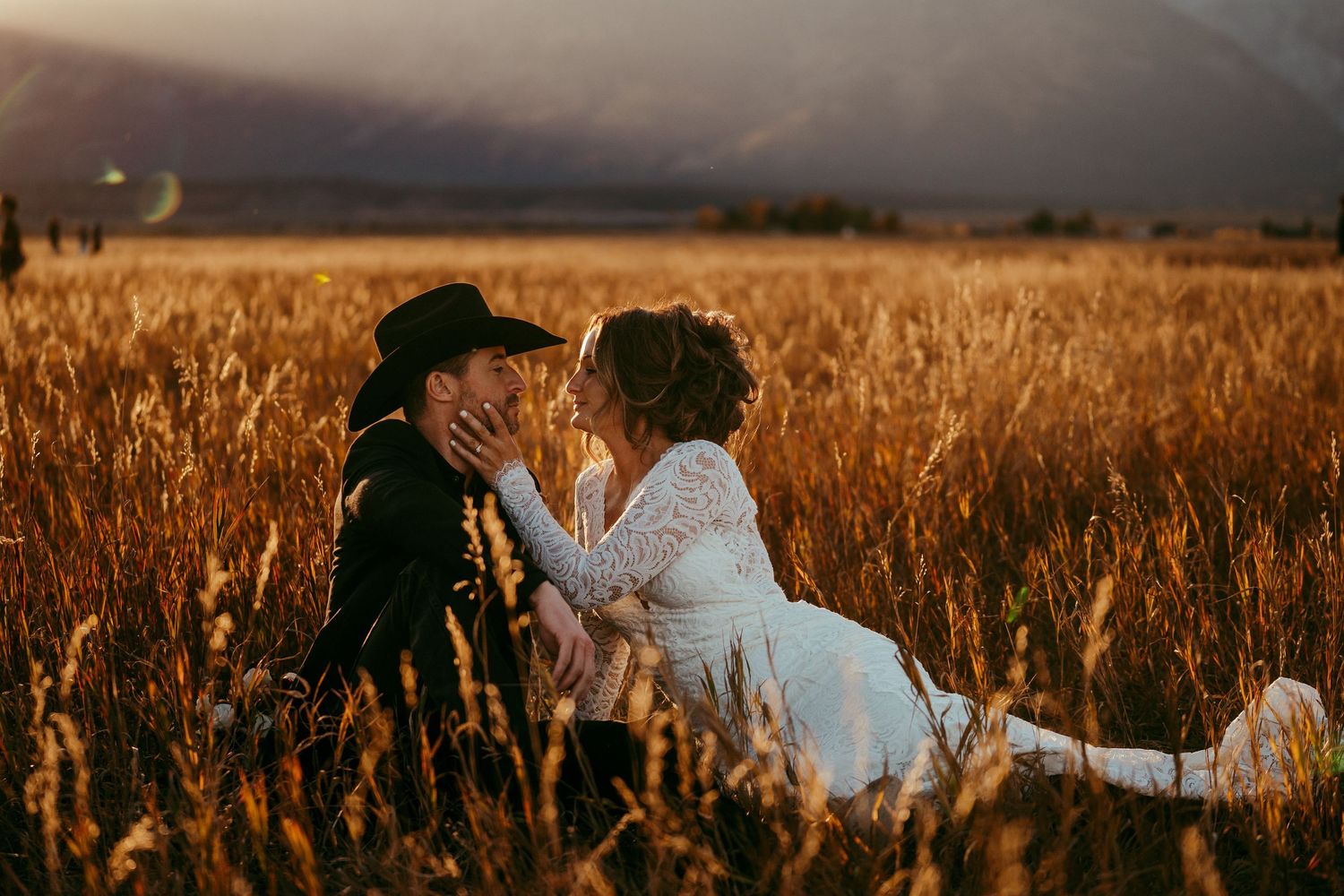 Perfect inspiration for adventure elopements, rustic weddings, and golden hour bridal photography in a national park setting
