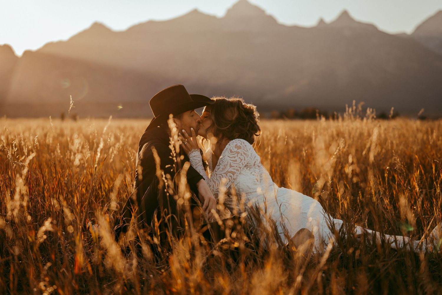 Perfect inspiration for adventure elopements, rustic weddings, and golden hour bridal photography in a national park setting