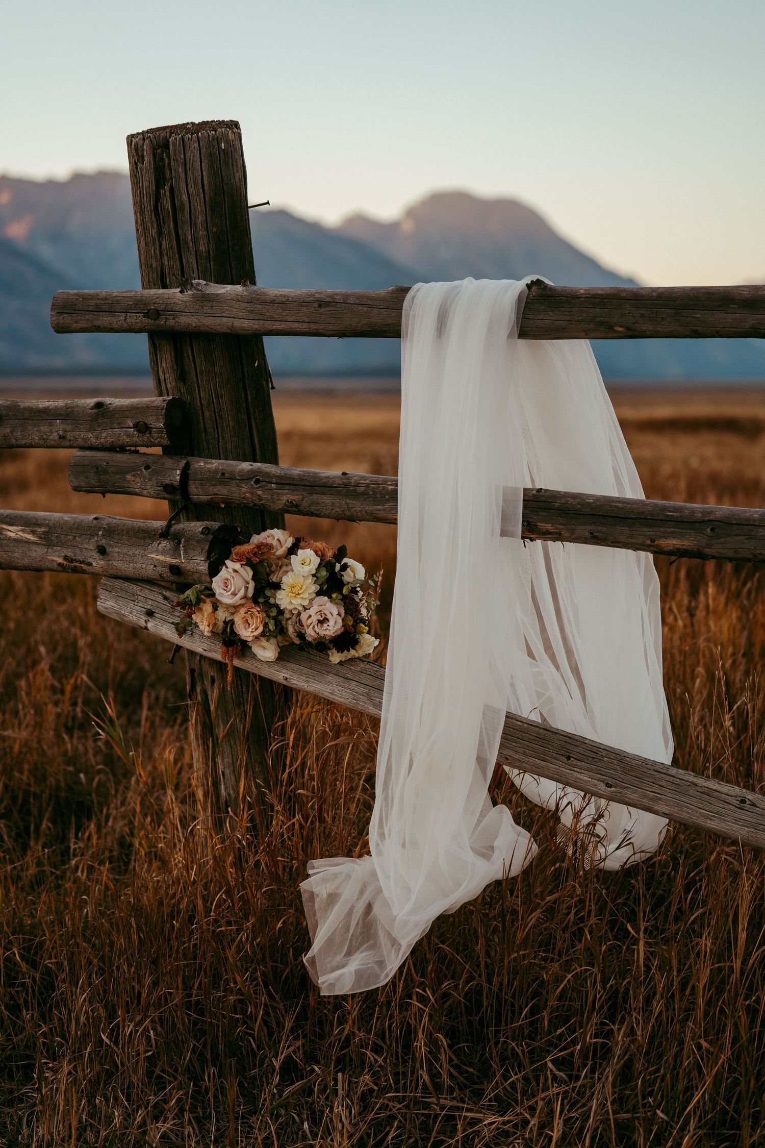 Perfect inspiration for adventure elopements, rustic weddings, and golden hour bridal photography in a national park setting
